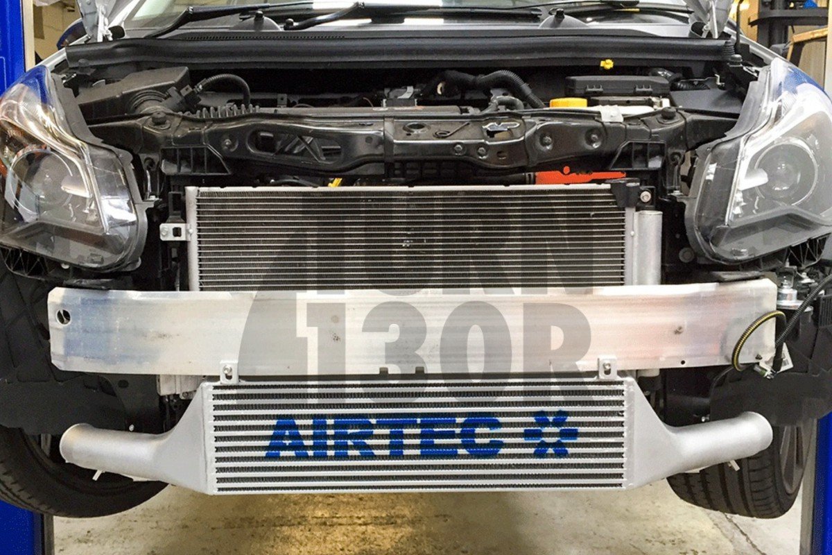 Kit intercooler ad alte prestazioni per Opel Corsa D OPC di Airtec Kit intercooler ad alte prestazioni per Opel Corsa D OPC di Airtec