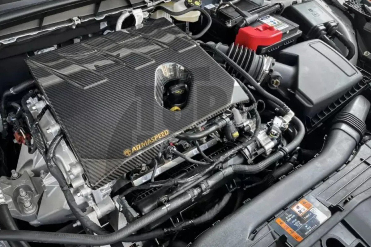Armaspeed Carbon Fiber Engine Cover for Ford Fiesta ST MK8 Armaspeed Carbon Fiber Engine Cover for Ford Fiesta ST MK8