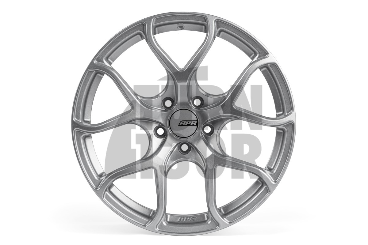 A01 Ruota Flow Formed 18 x 8,5 ET45 Gunmetal, Nero o Argento APR