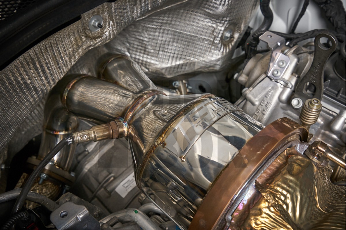 CTS Turbo Decat Downpipe per Audi S4 e S5 B9