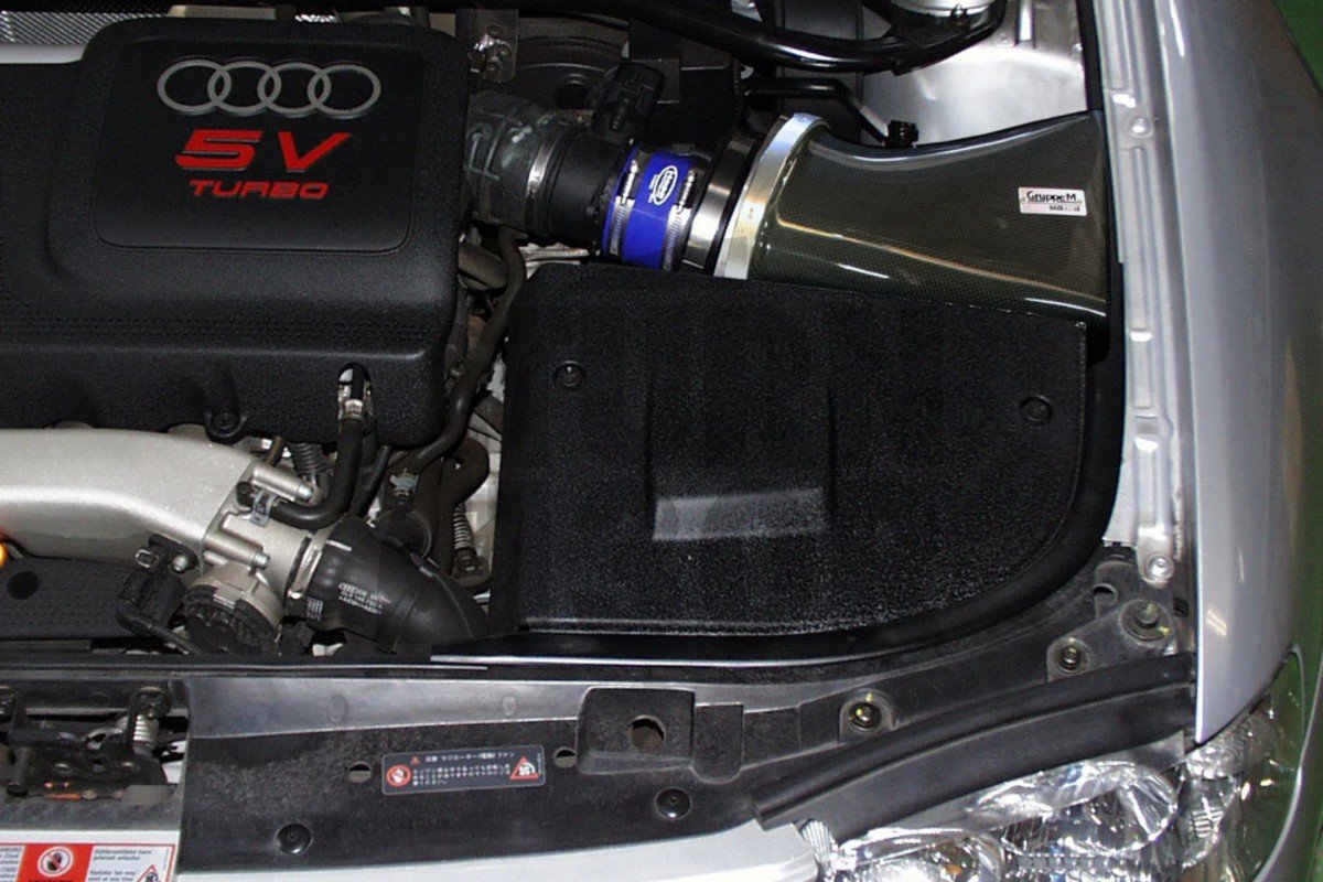 Sistema di aspirazione in fibra di carbonio Gruppe M per Audi S3 8L Sistema di aspirazione in fibra di carbonio Gruppe M per Audi S3 8L