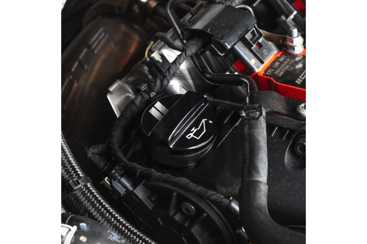 Tappo olio in alluminio Golf 7 / S3 8V / RS3 8V / TT 8S 2.0 TFSI EA888.3 / 2.5 TFSI Evo CTS Turbo Tappo olio in alluminio Golf 7 / S3 8V / RS3 8V / TT 8S 2.0 TFSI EA888.3 / 2.5 TFSI Evo CTS Turbo