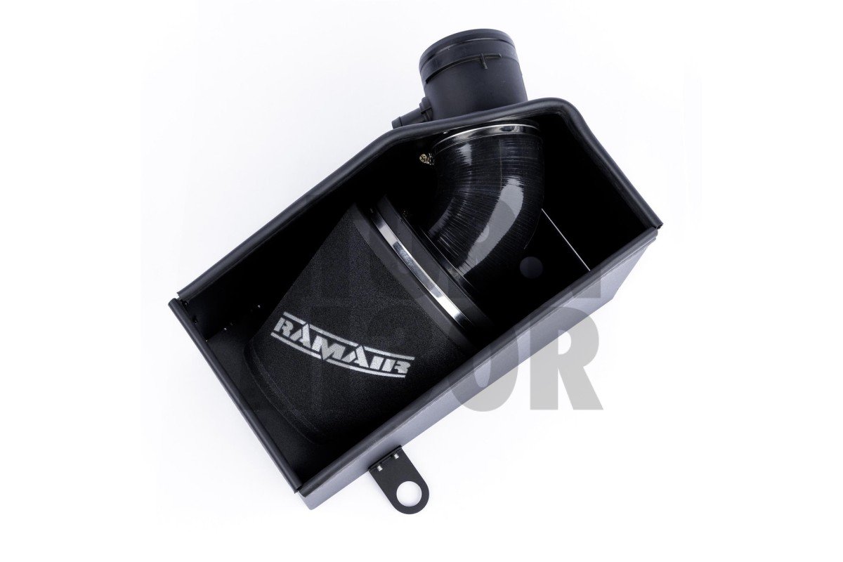 Un sistema di aspirazione ad alte prestazioni progettato per i modelli Audi RS3 8V / 8Y, RSQ3, e TTRS 8S Un sistema di aspirazione ad alte prestazioni progettato per i modelli Audi RS3 8V / 8Y, RSQ3, e TTRS 8S