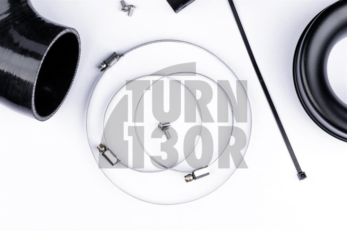 Un sistema di aspirazione ad alte prestazioni progettato per i modelli Audi RS3 8V / 8Y, RSQ3, e TTRS 8S Un sistema di aspirazione ad alte prestazioni progettato per i modelli Audi RS3 8V / 8Y, RSQ3, e TTRS 8S