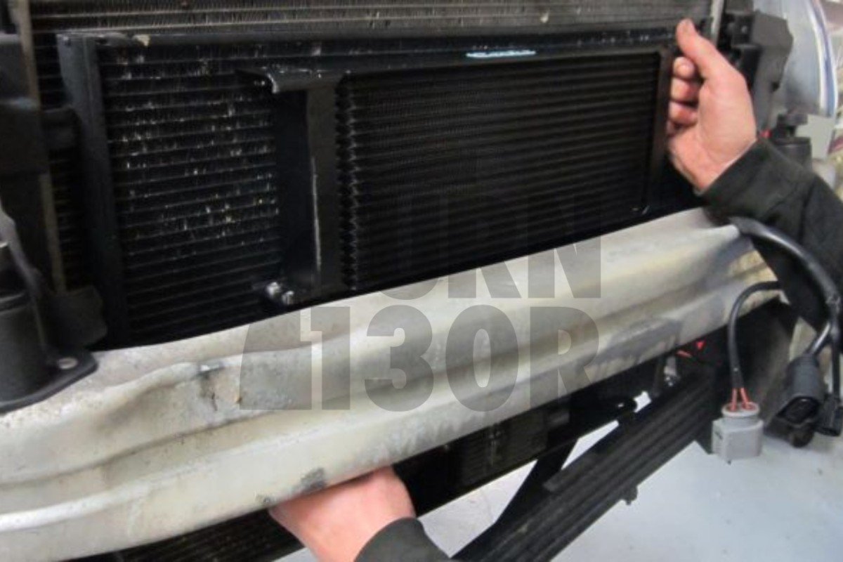 Audi RS4 B7 Kit radiatore olio Forge Motorsport