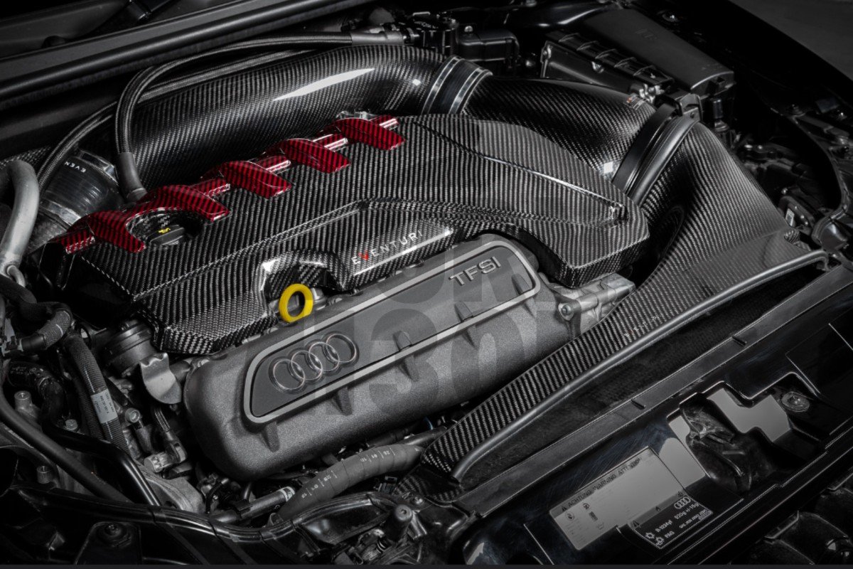 Eventuri Coperchio motore in fibra di carbonio / Kevlar rosso per Audi RS3 8V.5 / TTRS 8S e RS3 8Y Eventuri Coperchio motore in fibra di carbonio / Kevlar rosso per Audi RS3 8V.5 / TTRS 8S e RS3 8Y