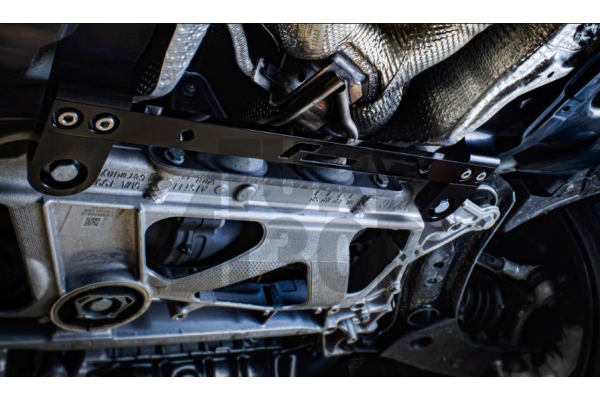 Supporto anteriore inferiore per S3 / Leon 3 Cupra / Golf 7 GTI / Golf 8 R / TT 8S Racingline