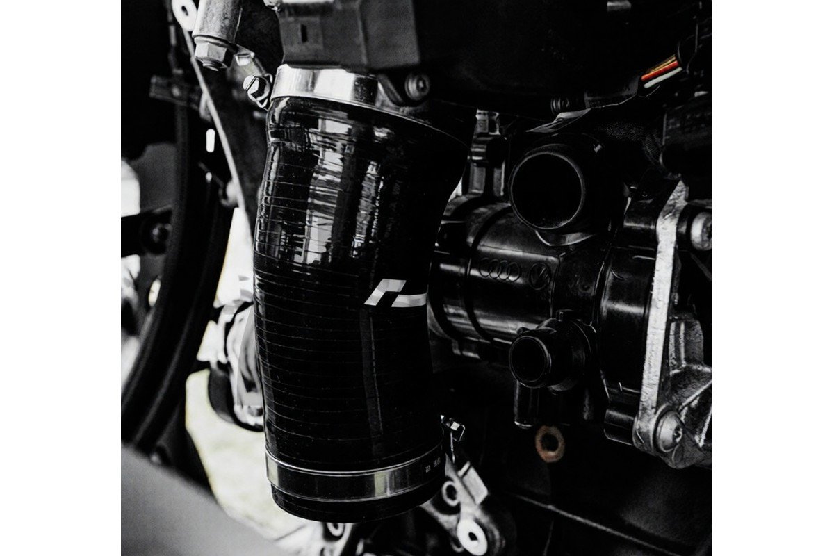 Tubi turbo in silicone Racingline S3 8Y / Golf 8 GTI / Golf 8 R 2.0 TFSI EA888.4 