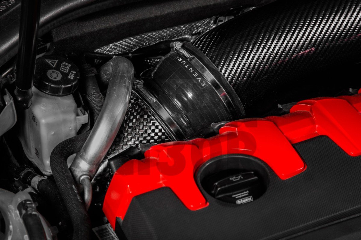 Eventuri Carbon Turbo Inlet per Audi RS3 8V.5 / TTRS 8S con flangia turbo stock Eventuri Carbon Turbo Inlet per Audi RS3 8V.5 / TTRS 8S con flangia turbo stock