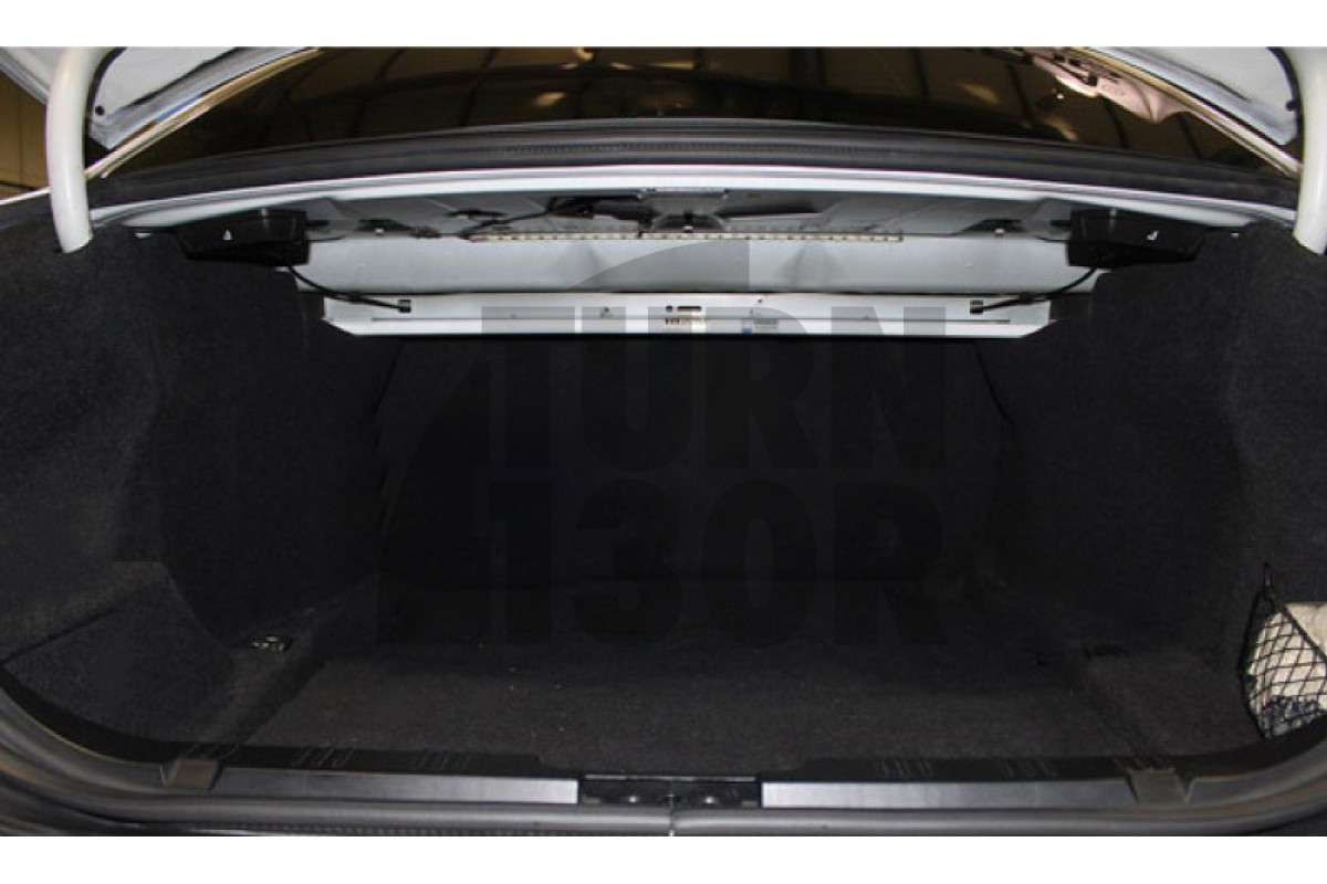 Ultra Racing Barra montante superiore posteriore BMW M5 E60