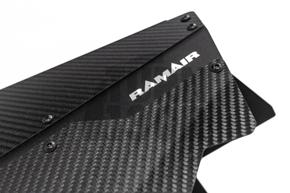BMW M3 G80 / M4 G8x Kit di aspirazione RamAir con coperchio in carbonio
