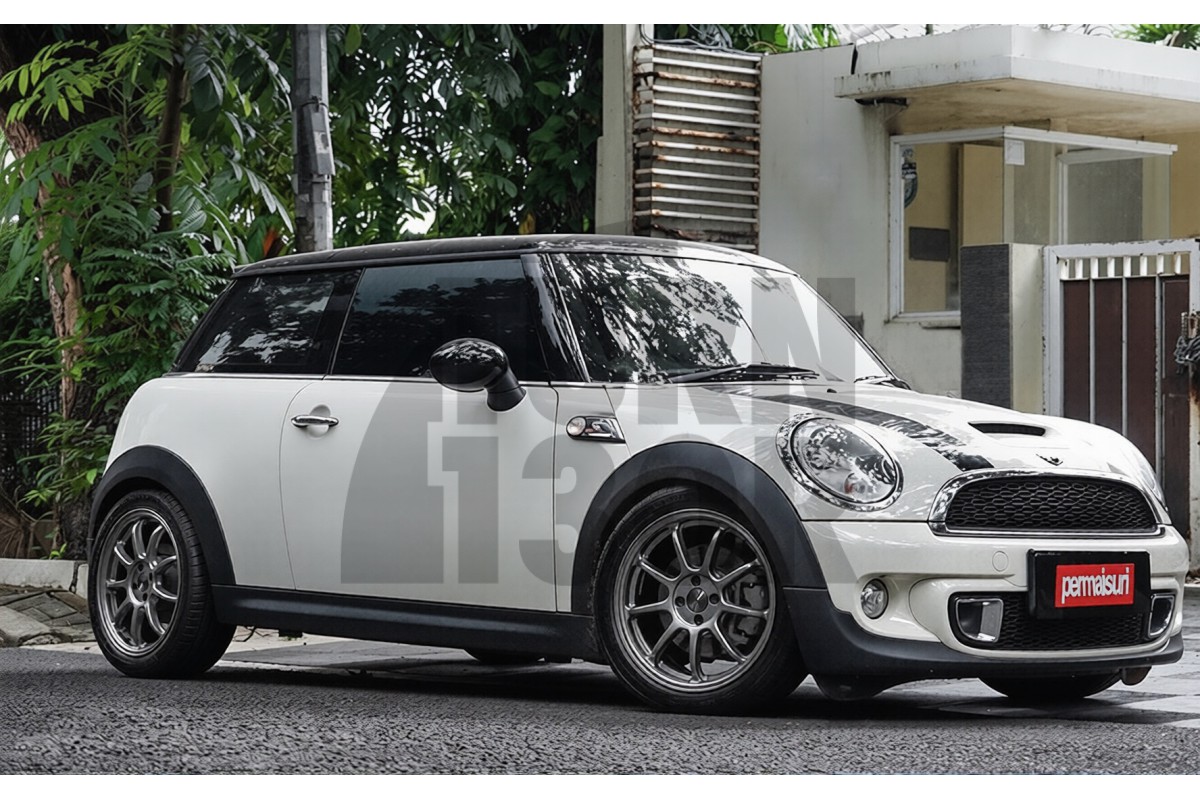 Enkei PF09 Wheel 17x7 - 4x100 ET38 in Dark Silver