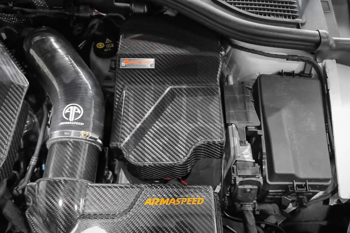 Coperchio batteria in fibra di carbonio Armaspeed S3 8Y / Golf 8 GTI / Golf 8 R / Octavia NX VRS Coperchio batteria in fibra di carbonio Armaspeed S3 8Y / Golf 8 GTI / Golf 8 R / Octavia NX VRS