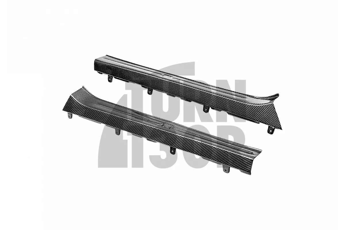 Seibon Carbon Fiber Door Sills for Nissan R35 GTR 