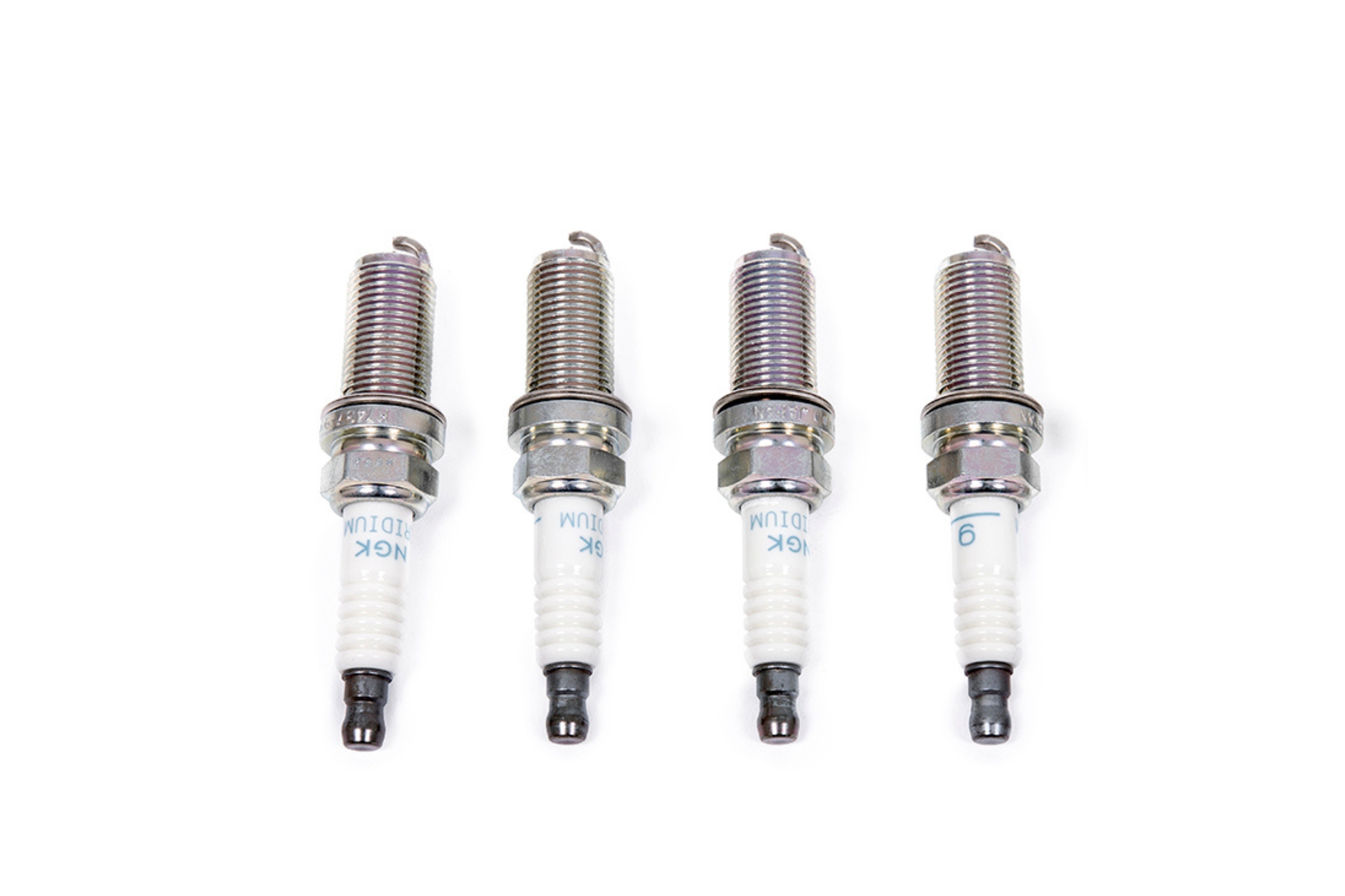 Candele di accensione più fredde di NGK Racing, modello R7437-9, progettate per Golf 7 GTI/R, Audi S3 8V, Audi TT 8S, e Seat Leon 3 Cupra